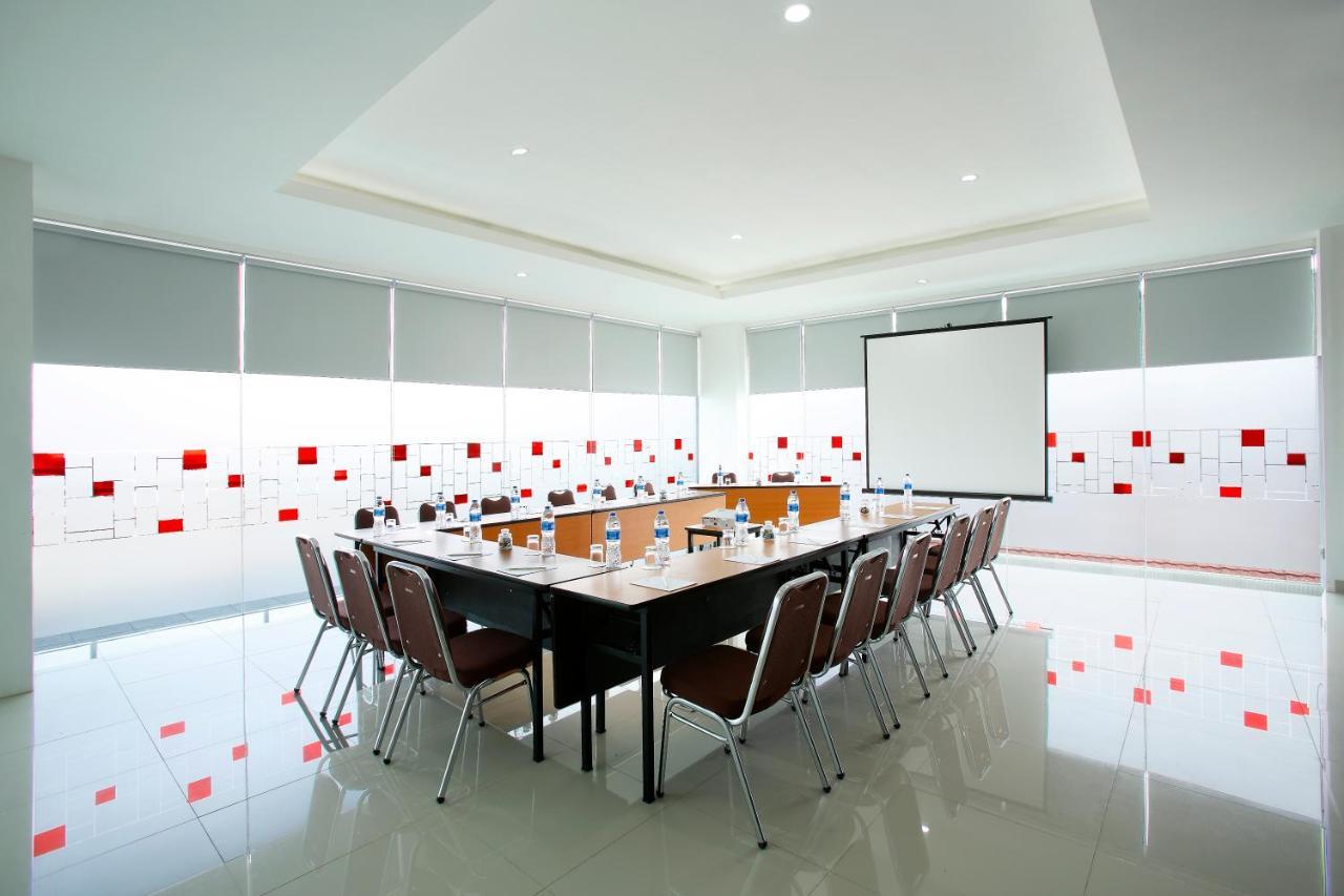 Amaris Hotel Tebet Джакарта Экстерьер фото